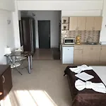 Cristiana Apartman *